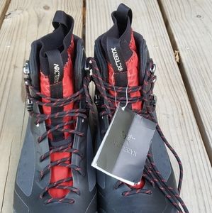 Arc'teryx Bora 2 Mid Gortex Alpine Boot